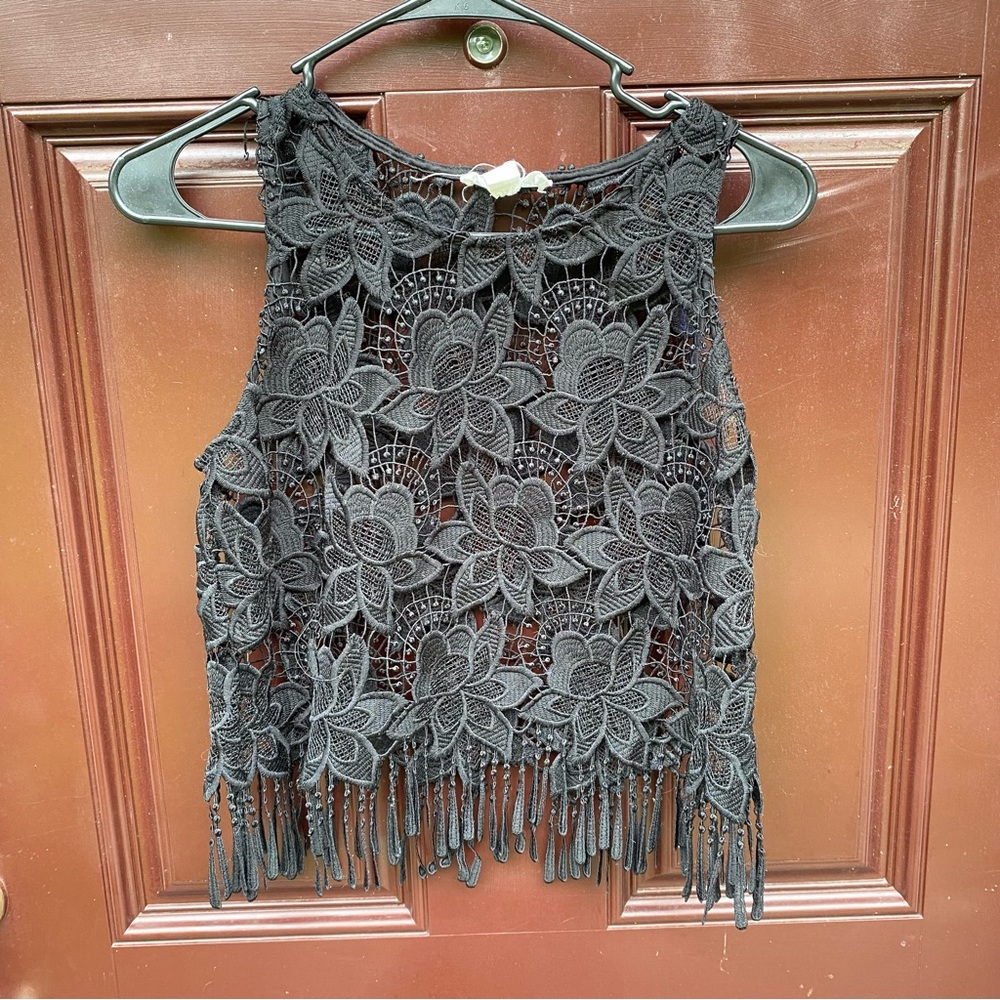 NWOT S black embroidery top forever 21 black lace floral